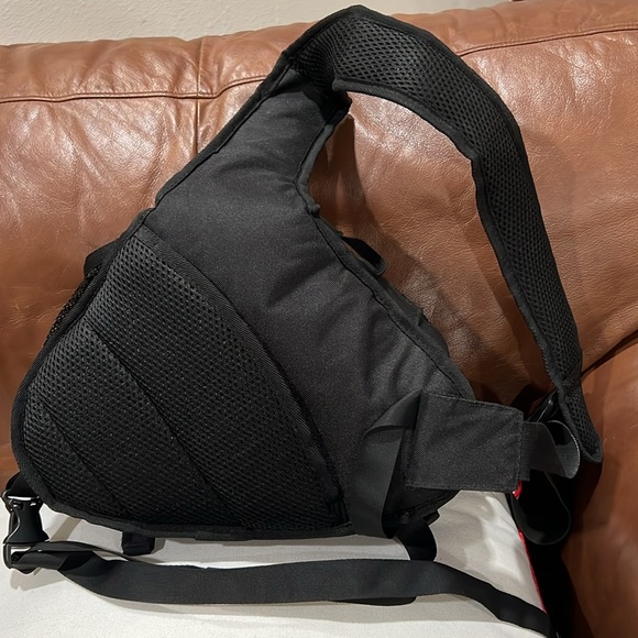 CADEN SLING CAMERA BAG - Picture 2 of 10